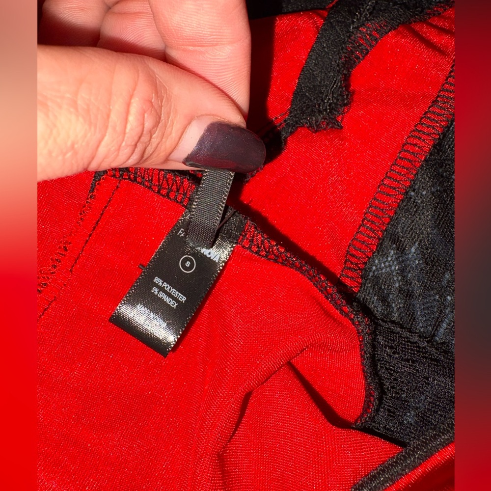 NWOT Fashion Nova Elegant Red and Black Lace Bodysuit - Picture 8 of 8